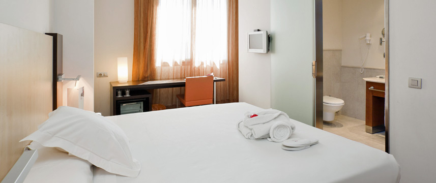 Confortel Aqua 4 Superior Bedroom